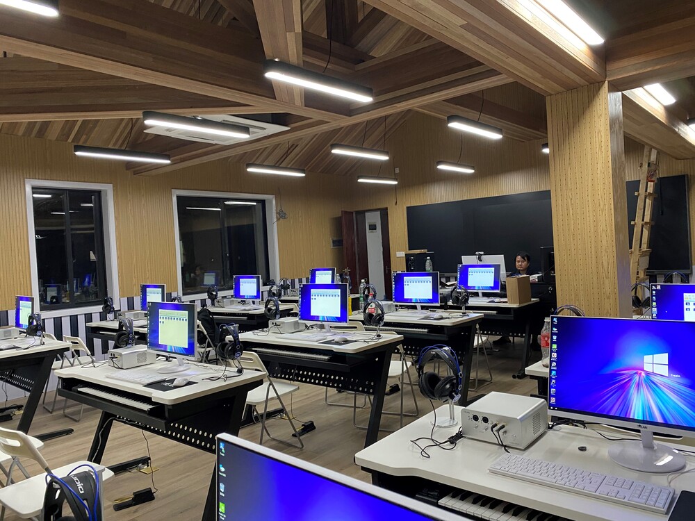 1709022244852274.jpg 上海戏剧学院附属高级中学 1.jpg